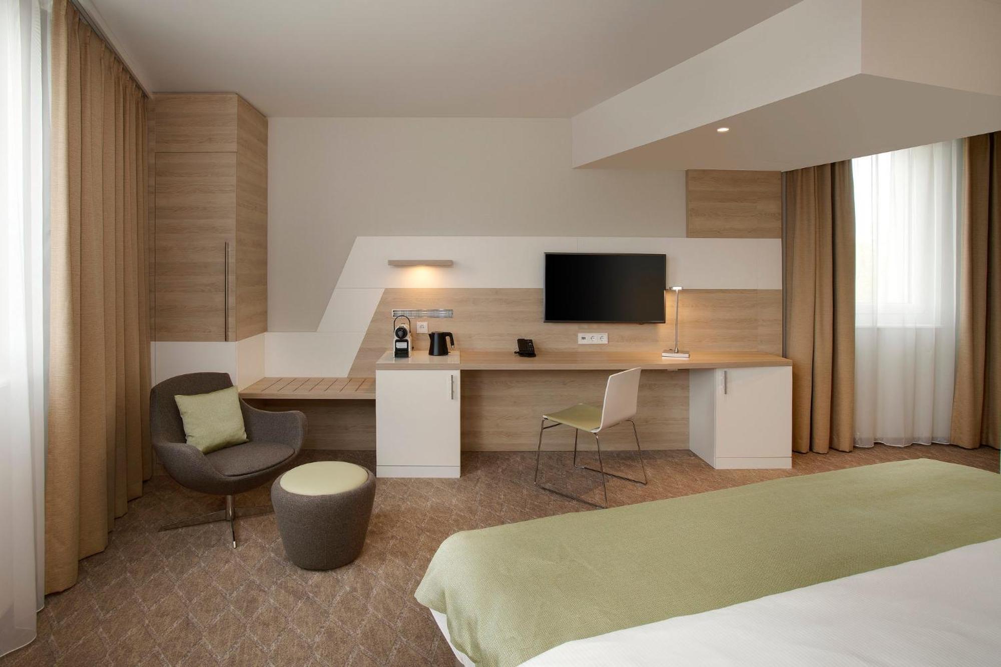 Premium King Room